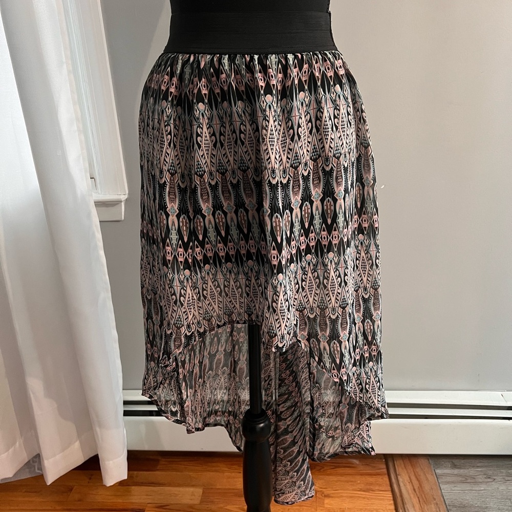 Charlotte Russe hi-low elastic waist skirt
